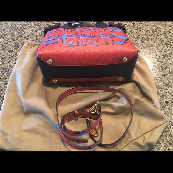 Sold! Gorgeous Burberry Bag - Picture 6 of 8